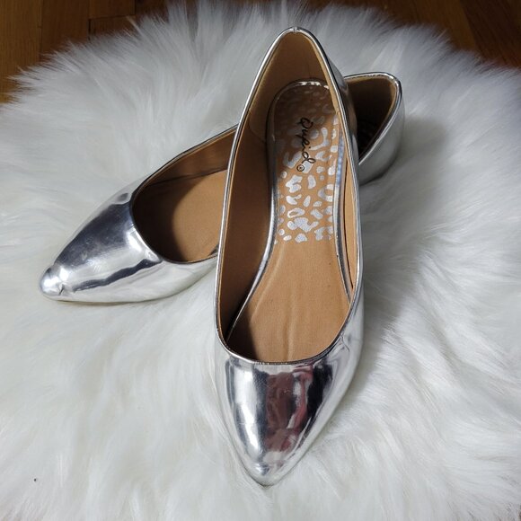 Qupid Shiny Metallic Silver Flats - Picture 2 of 9
